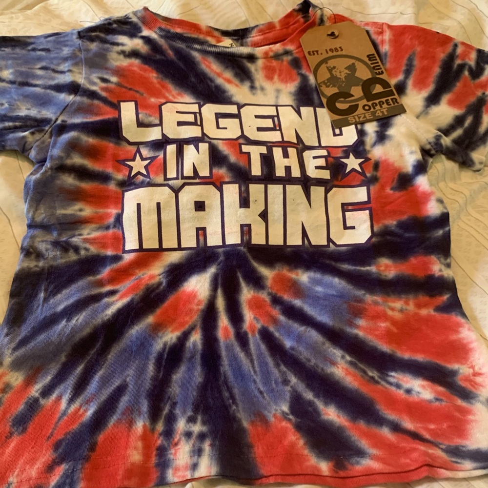 Very nice color T shirt.